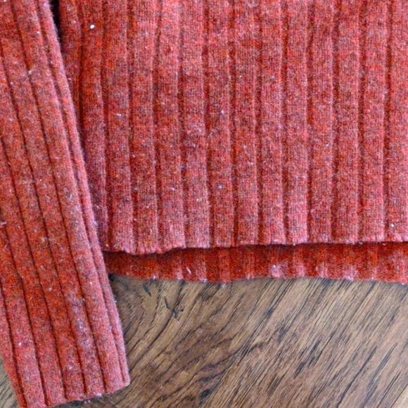 3 for$30 Gap- Cropped lambswool Sweater - Picture 2 of 5